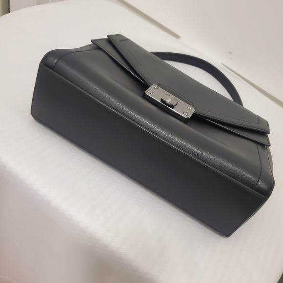 Michael Kors "KINSLEY" Black Leather Satchel, Business, Stylish, Chic - Picture 9 of 12